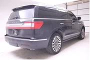 $26999 : Lincoln Navigator 2018 4x4 R thumbnail
