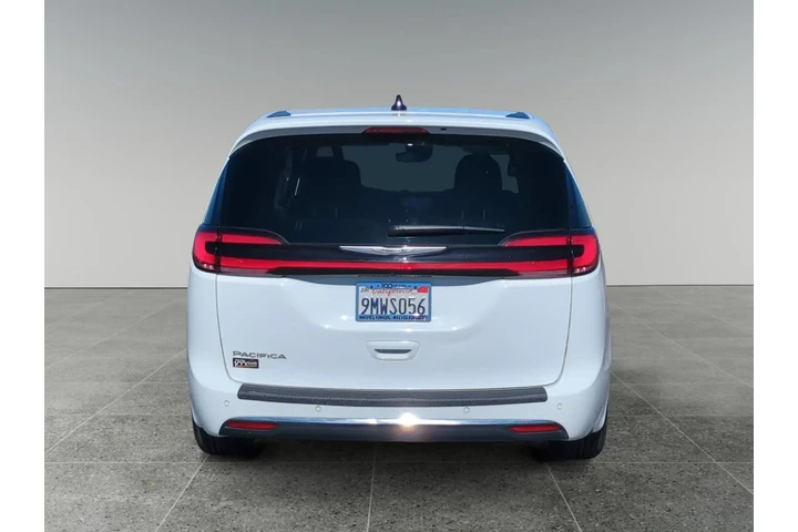 Chrysler Pacifica 2024 Touri image 4