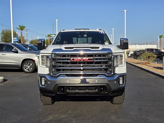 $57895 : Pre-Owned 2022 Sierra 2500HD image 8