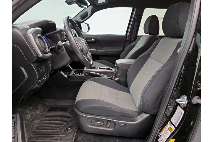 $37998 : Toyota Tacoma 2022 4x4 TRD S image 10