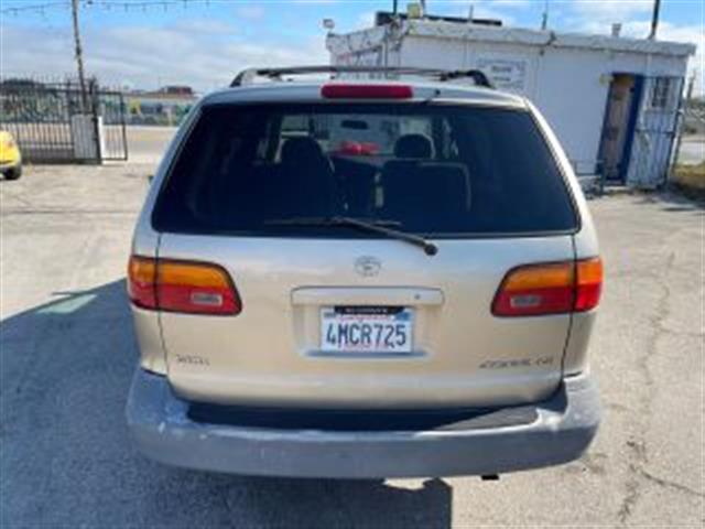 $3995 : 2000 TOYOTA SIENNA2000 TOYOTA image 8