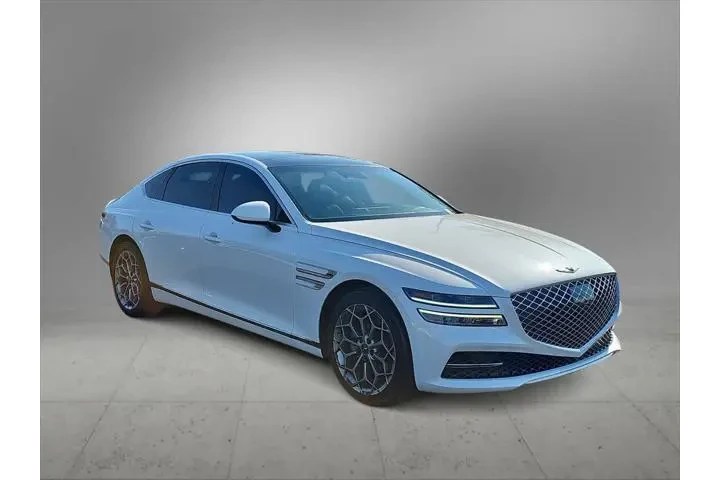 $33250 : Genesis G80 2023 AWD 2.5T 4d image 2