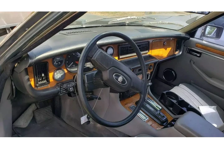 $3995 : 1986 JAGUAR XJ-SERIES1986 JAG image 7