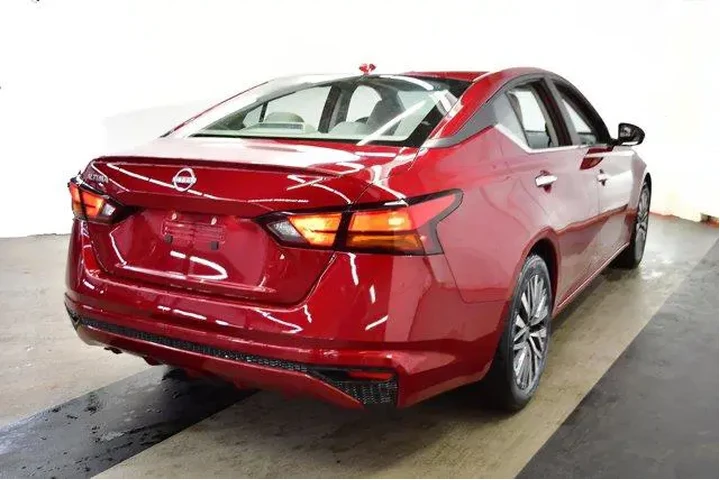 $21994 : Nissan Altima 2025 2.5 SV 4d image 7
