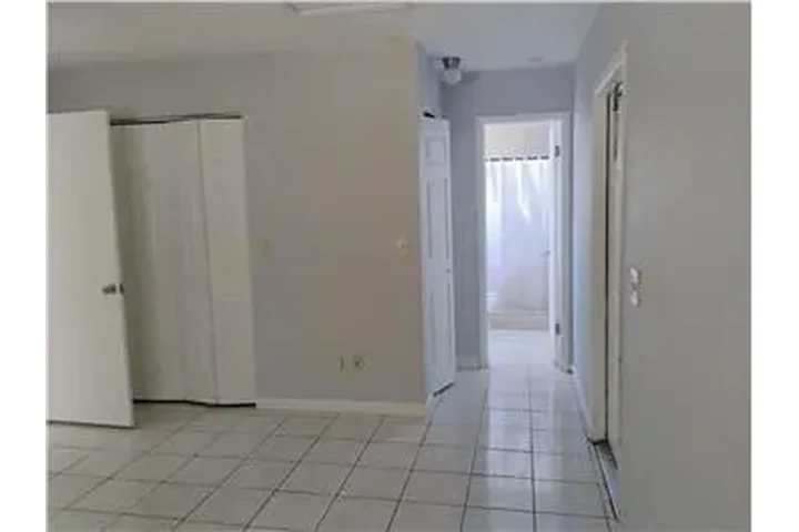 $2500 : Rental property with 3 bedro image 5