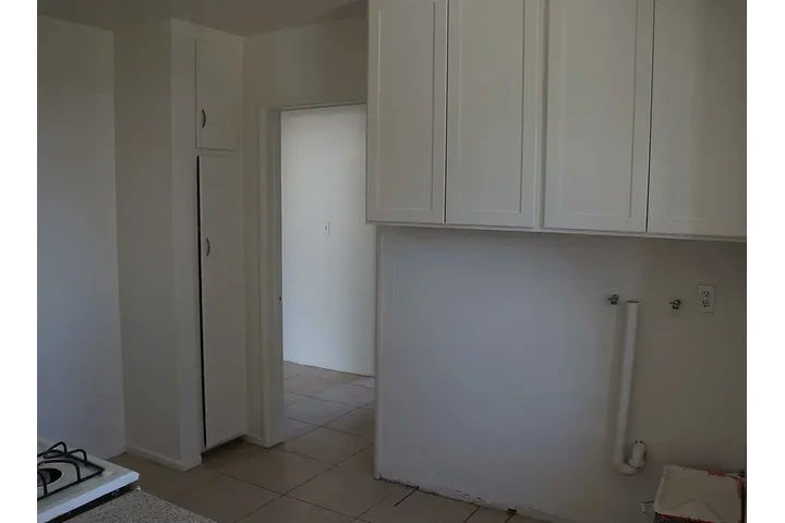$1295 : La Sierra 2 Bedroom 1 Bath Hou image 5