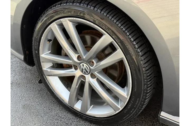 $6399 : 2017 Passat 1.8T R-Line image 10