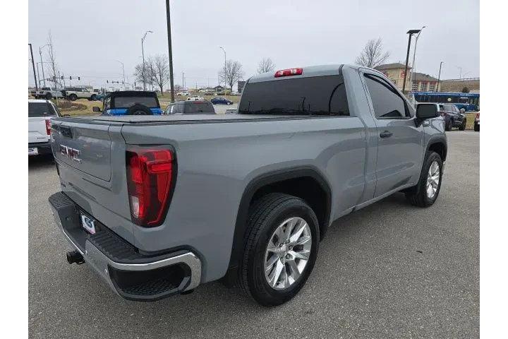 $36500 : GMC Sierra 1500 2024 4x4 Pro image 5