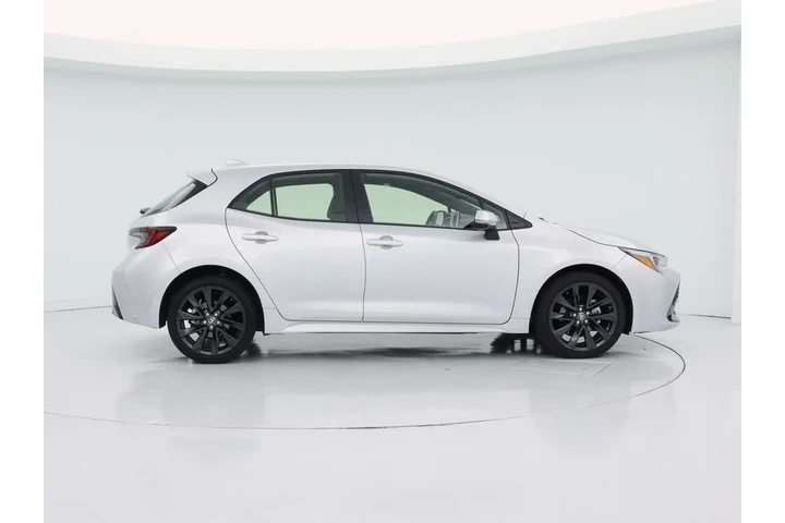 $26998 : Toyota Corolla Hatchback 202 image 7