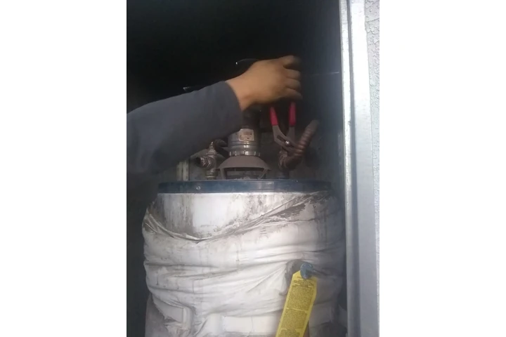 La plomería 24/7 image 1
