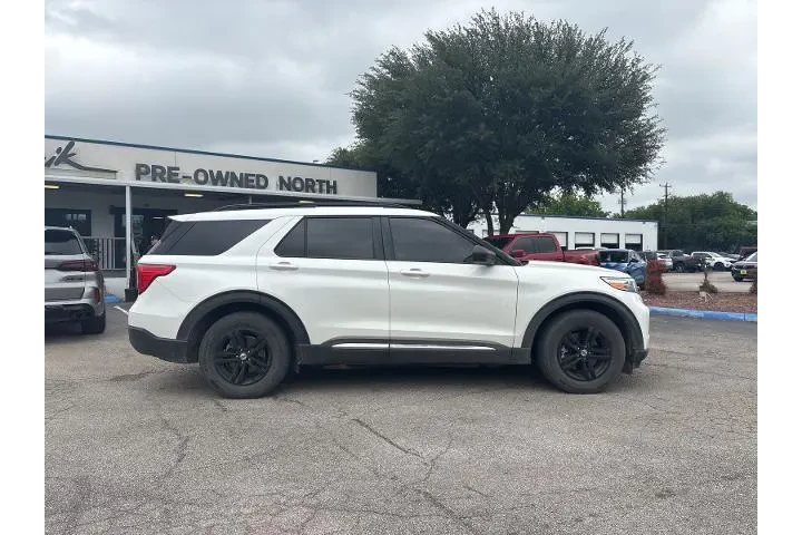 $26273 : Ford Explorer 2022 XLT 4dr S image 2