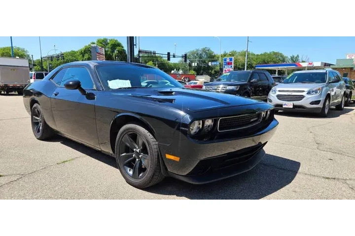 $13990 : 2013 Challenger SXT image 4