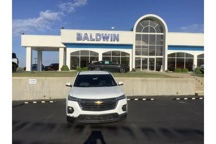 $29950 : Chevrolet Traverse 2023 4x4 image 2