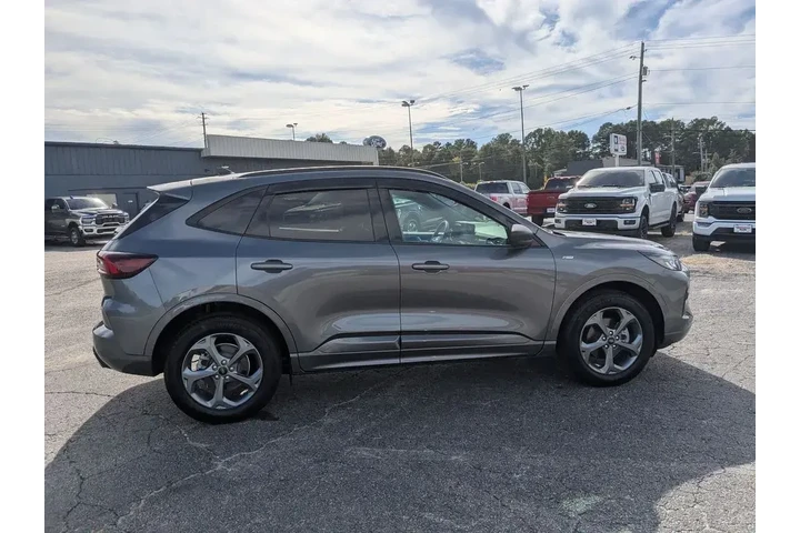 $27991 : Ford Escape 2023 AWD ST-Line image 5