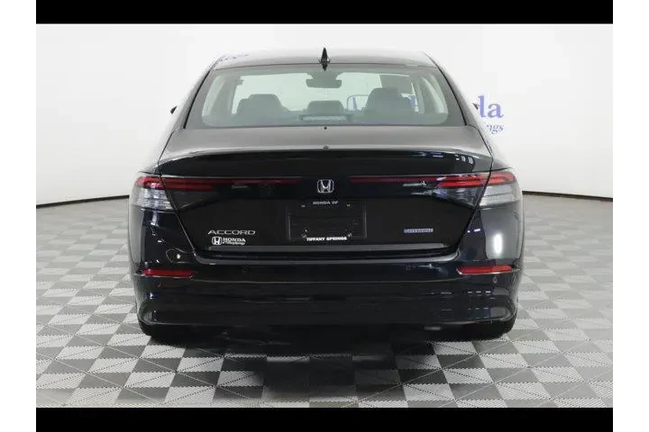 $35875 : Honda Accord Hybrid 2025 EX- image 6