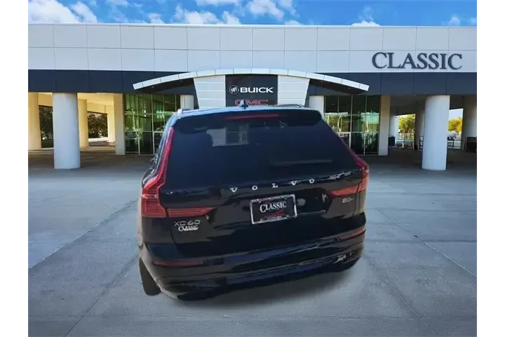 $28987 : Volvo XC60 2022 AWD B5 Momen image 8