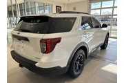 $32983 : Ford Explorer 2022 AWD Timbe thumbnail
