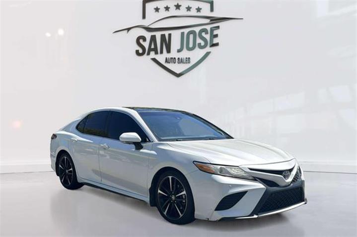 2020 TOYOTA CAMRY XSE SEDAN 4D image 1