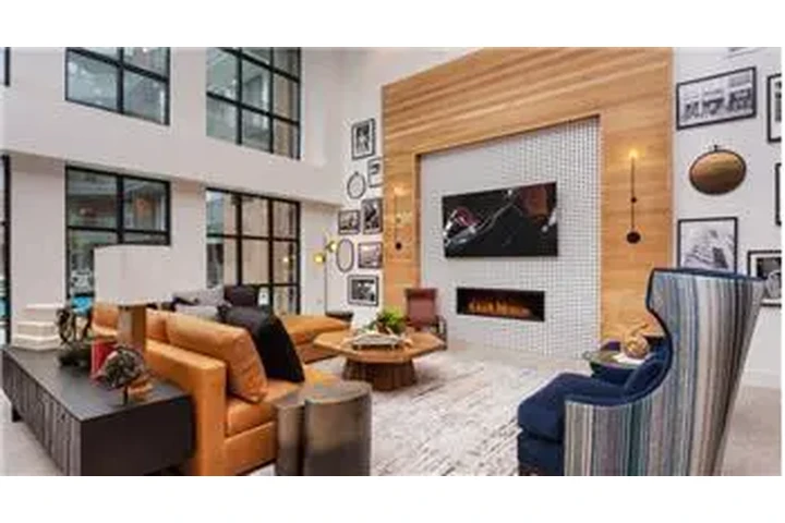 $2285 : Rental property with 1 bedro image 10