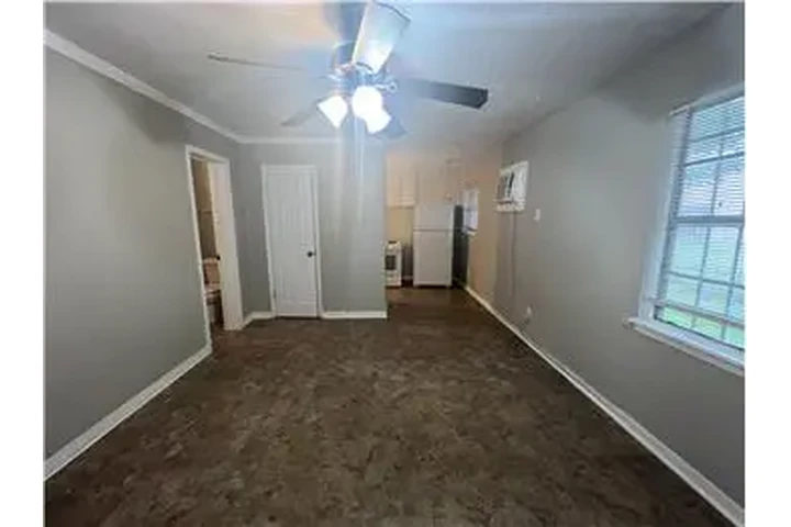 $550 : Rental property with 0 bedro image 2