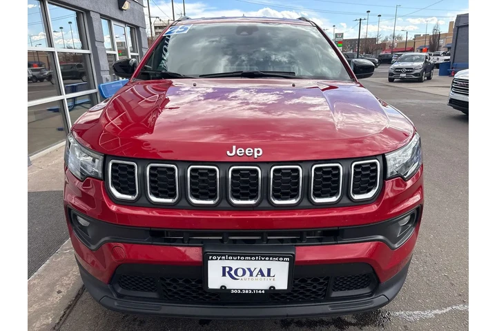 $18995 : 2025 Compass Latitude 4x4 image 6