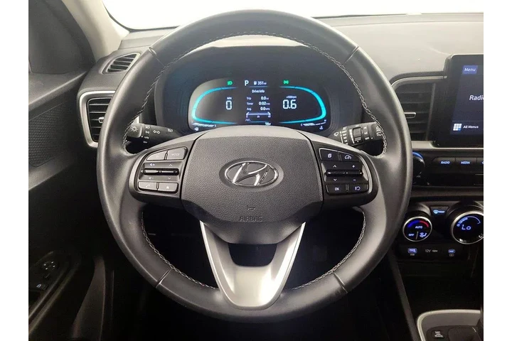 $20998 : Hyundai VENUE 2024 SEL 4dr C image 10