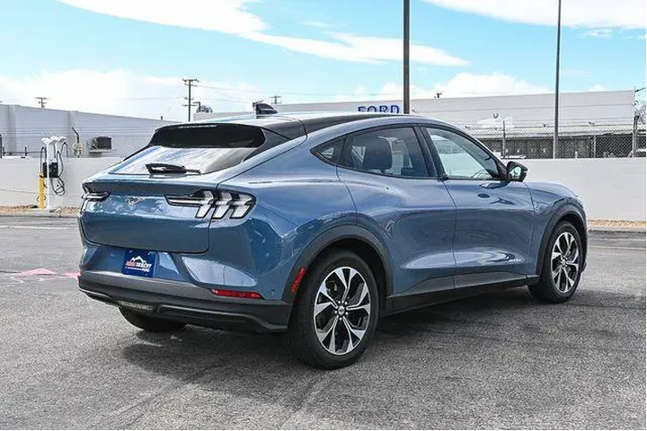 $26788 : Ford Mustang Mach-E 2024 Sel image 8