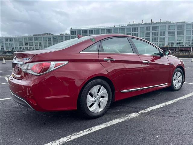 $5495 : 2015 HYUNDAI SONATA image 9