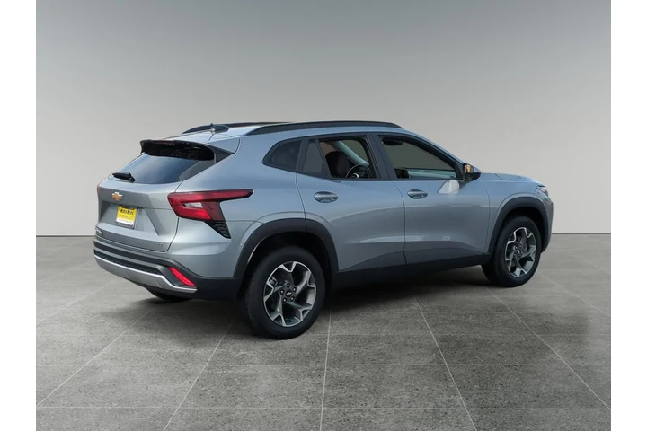 $27570 : Chevrolet Trax 2024 LT 4dr C image 5