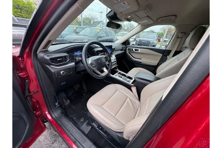 $32900 : Ford Explorer 2023 AWD XLT 4 image 7
