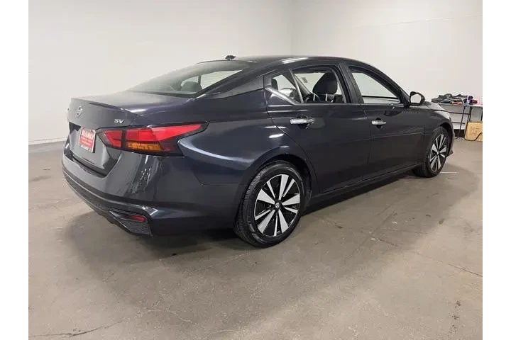 $16954 : Nissan Altima 2022 2.5 SV 4d image 3