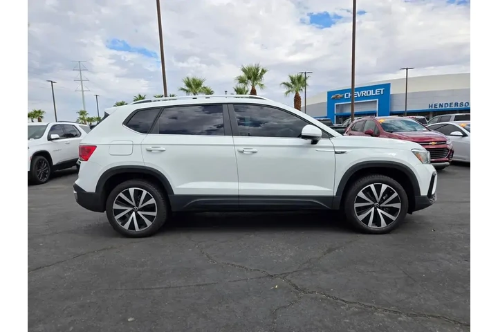 $20594 : Volkswagen Taos 2023 SE 4dr image 7