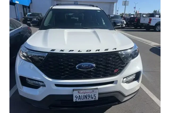 $35988 : Ford Explorer 2022 AWD ST 4d image 2
