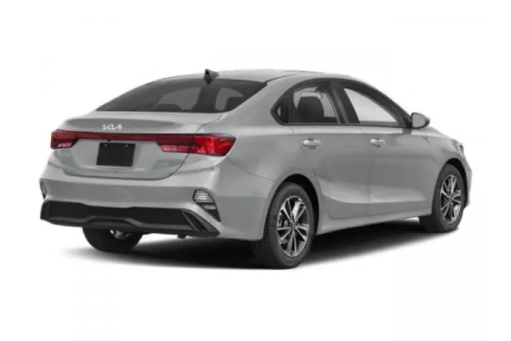 $19900 : Kia Forte 2023 LXS 4dr Sedan image 2