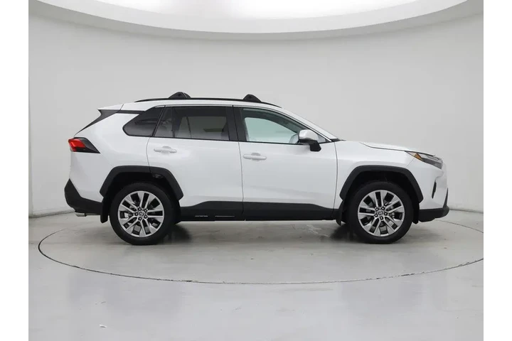 $37998 : Toyota RAV4 2023 AWD XLE Pre image 7