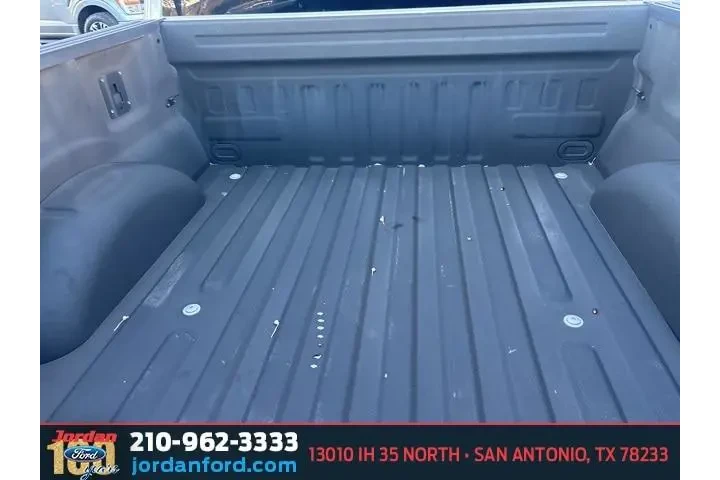 $27237 : Ford F-150 2021 4x2 XL 4dr S image 9