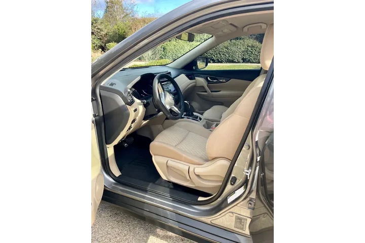 $6800 : 2017 Nissan rogue S image 8