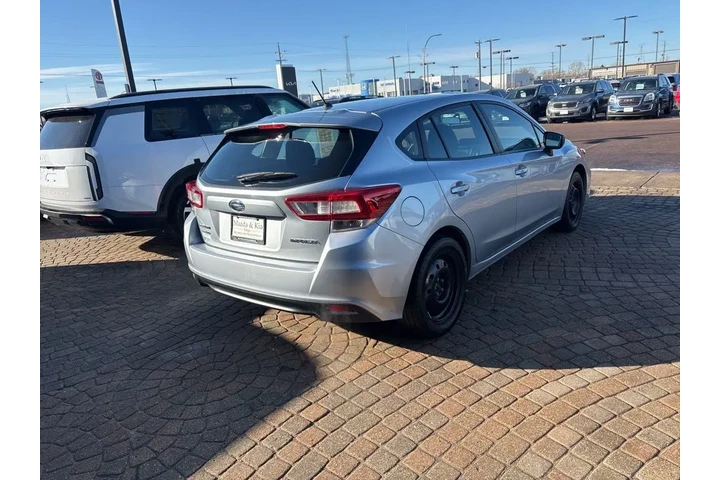 $13990 : 2019 Impreza 2.0i image 5