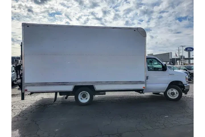 $39997 : Ford E-Series 2023 E-350 SD image 9
