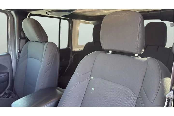 $27845 : Jeep Wrangler Unlimited 2022 image 10