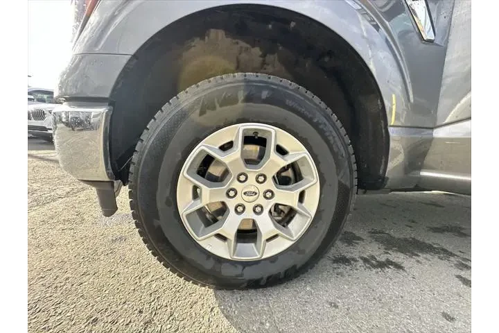 $35699 : Ford F-150 2023 4x4 XLT 4dr image 3