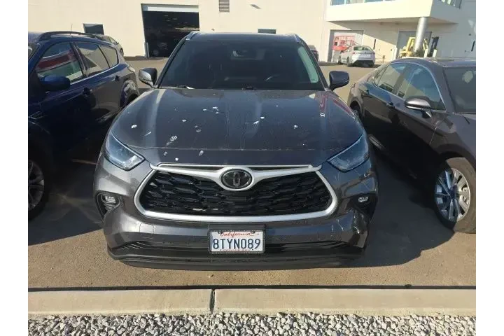 $28900 : Toyota Highlander 2021 AWD X image 2