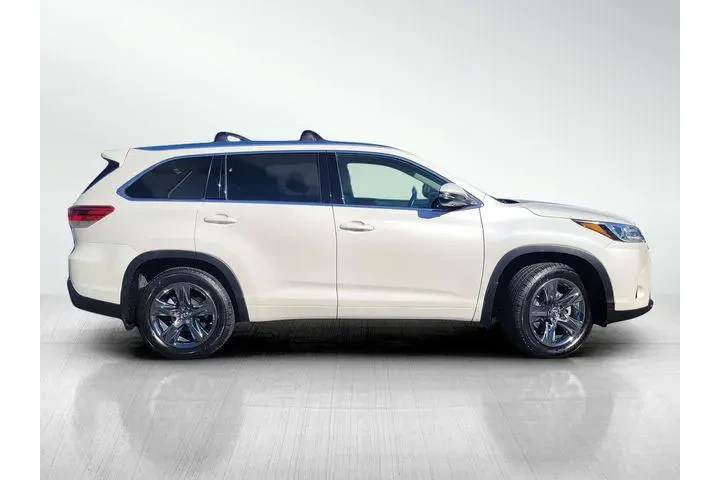 $24944 : Toyota Highlander 2017 AWD L image 3