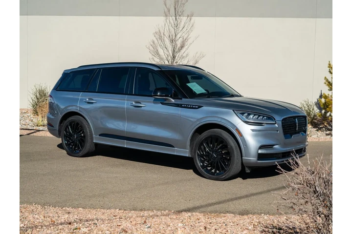 $61995 : 2024 Aviator Reserve image 3