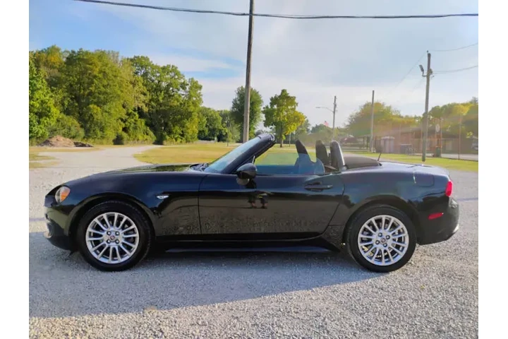 $11995 : 2017 FIAT 124 Spider Classica image 9