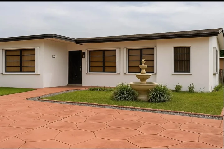 $3300 : Renta de Casa image 1