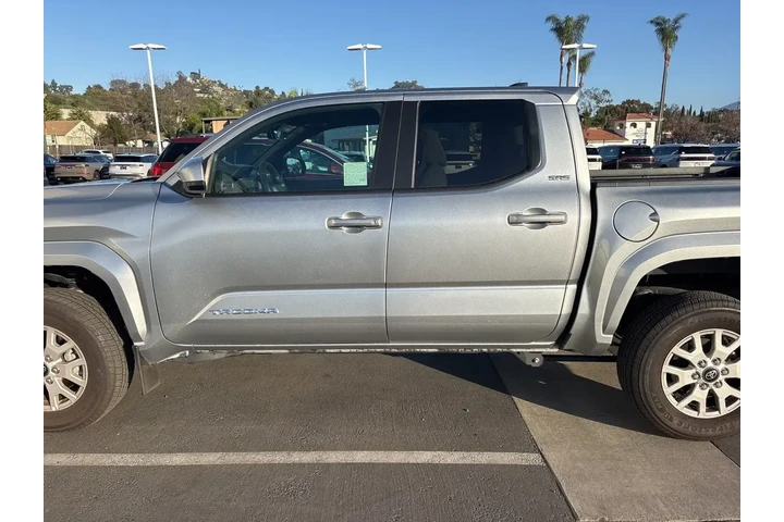 $35900 : Toyota Tacoma 2024 4x2 SR5 4 image 4