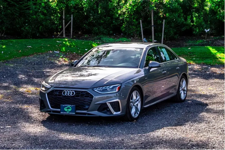 $23895 : Audi A4 2023 AWD quattro S l image 1