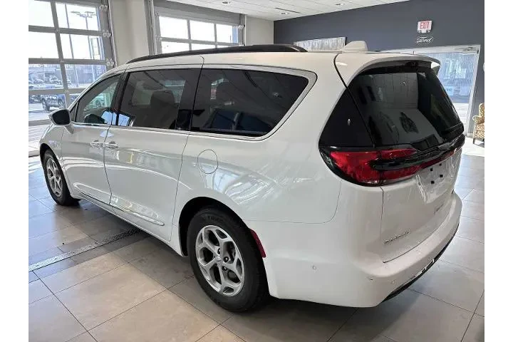 $32930 : Chrysler Pacifica 2022 Limit image 5