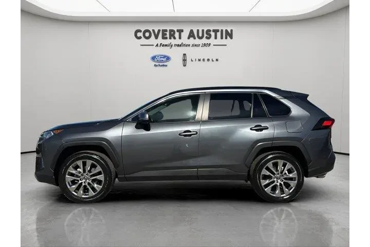 $26995 : Toyota RAV4 2021 XLE Premium image 2